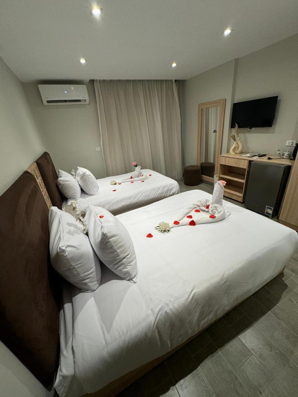 Khufu Pyramids Inn Nazlet el-Sîsi Kültér fotó