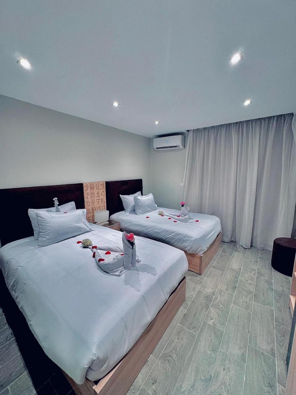 Khufu Pyramids Inn Nazlet el-Sîsi Kültér fotó